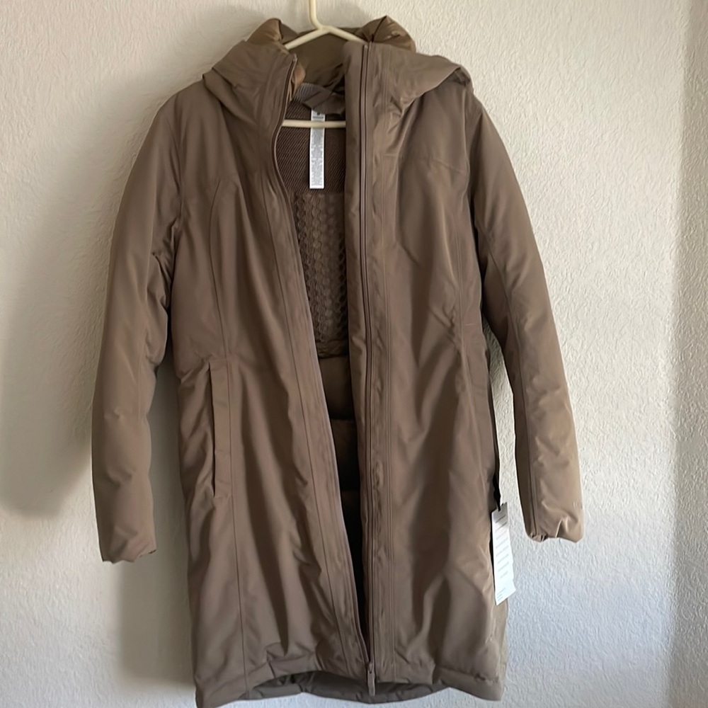 Lululemon Snow Warrior Down Parka size 10